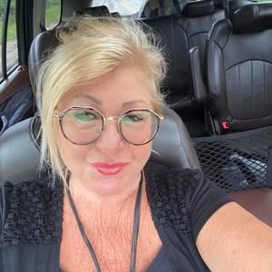 Meet your Posher, Suzanne